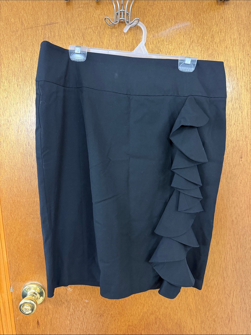 Black Ruffle Pencil Skirt - Women's Classic Work Skirt